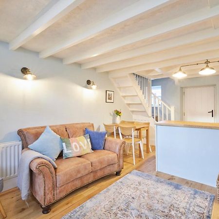 Host & Stay - Honey Cottage Hinderwell Kültér fotó