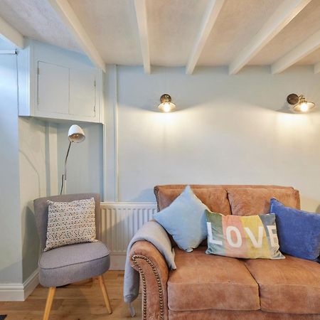 Host & Stay - Honey Cottage Hinderwell Kültér fotó