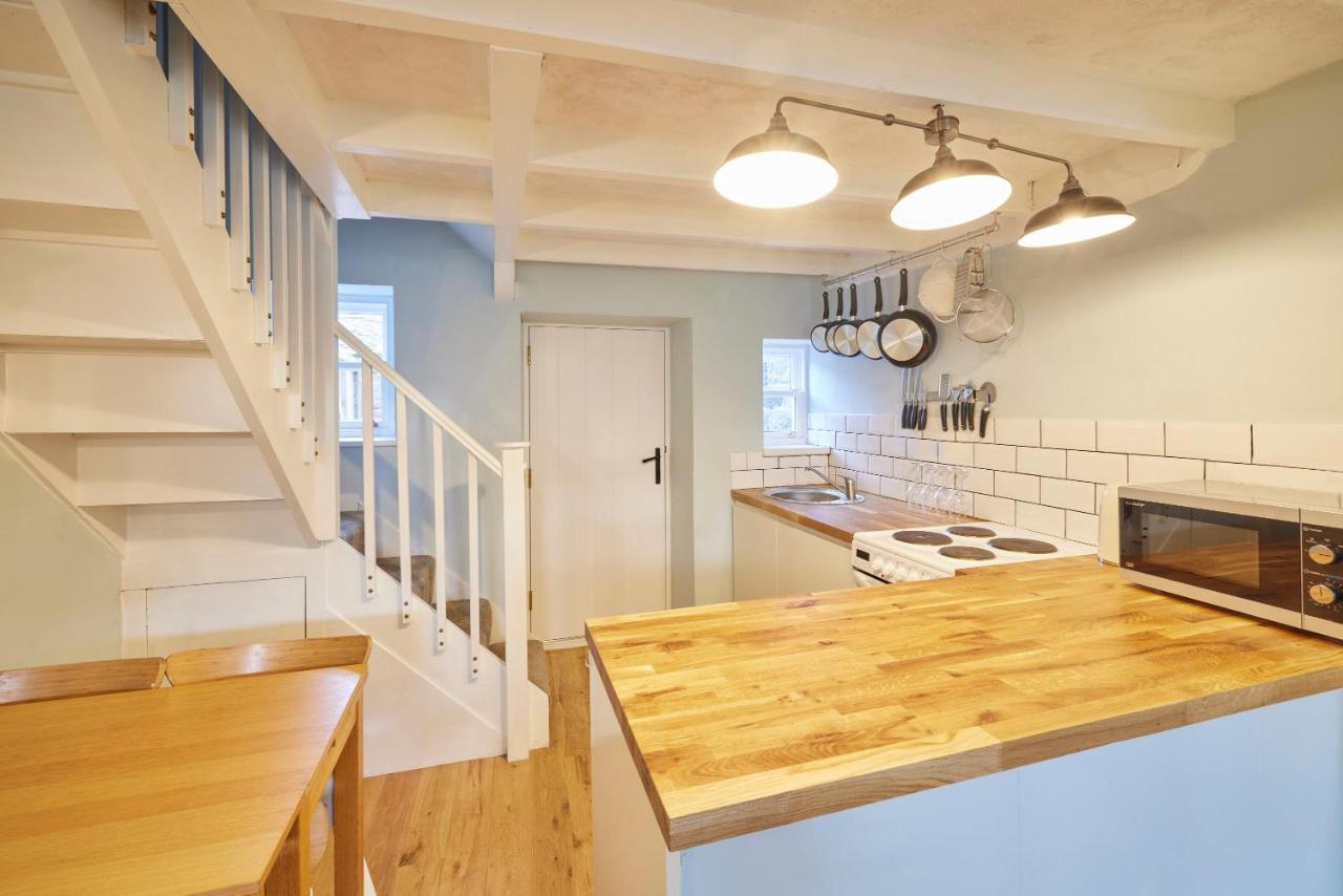 Host & Stay - Honey Cottage Hinderwell Kültér fotó