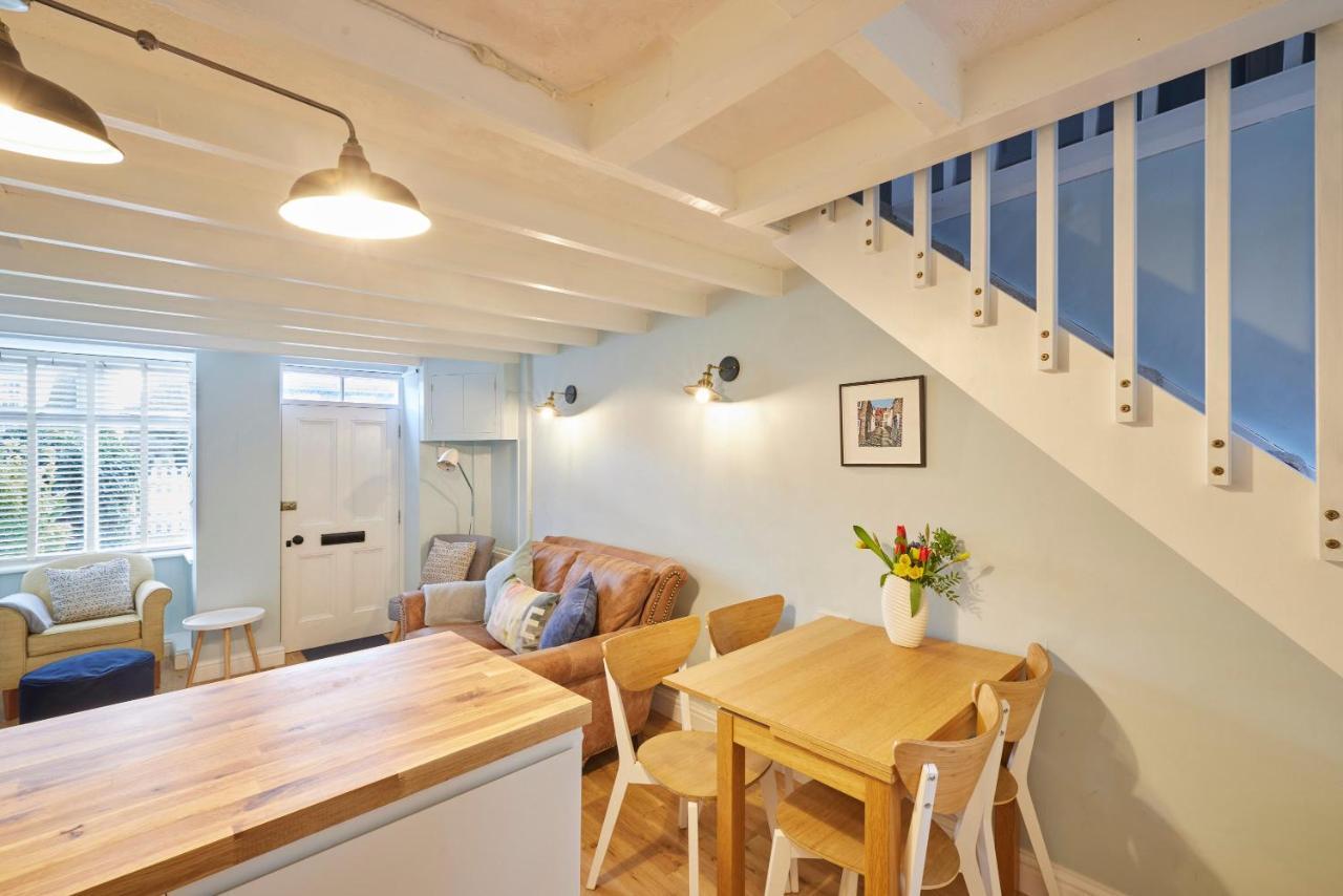 Host & Stay - Honey Cottage Hinderwell Kültér fotó