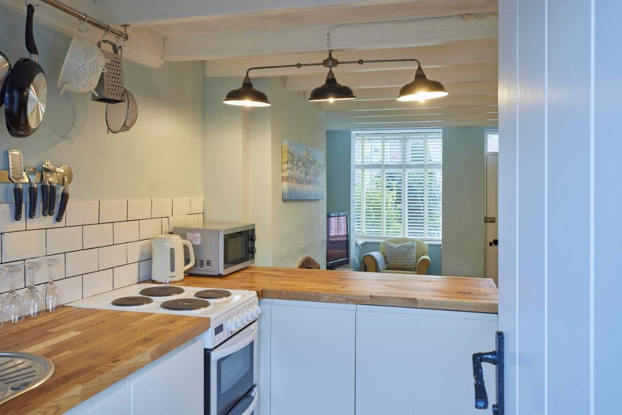 Host & Stay - Honey Cottage Hinderwell Kültér fotó