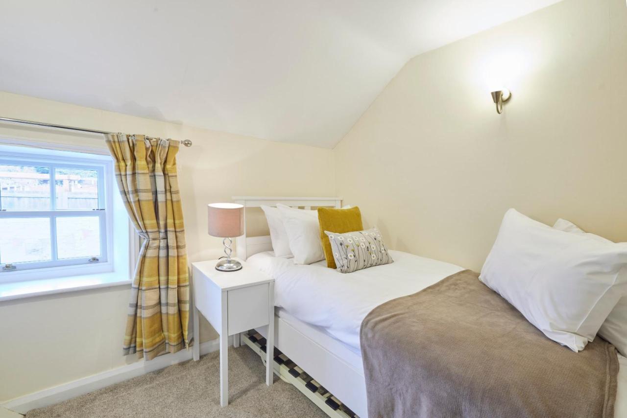 Host & Stay - Honey Cottage Hinderwell Kültér fotó